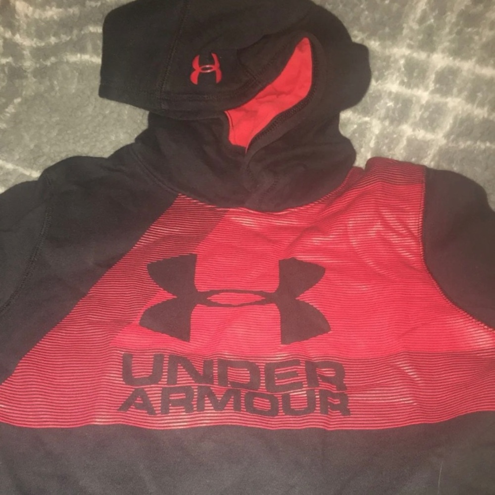 UNDER ARMOUR hooded sweatshirt-boys
